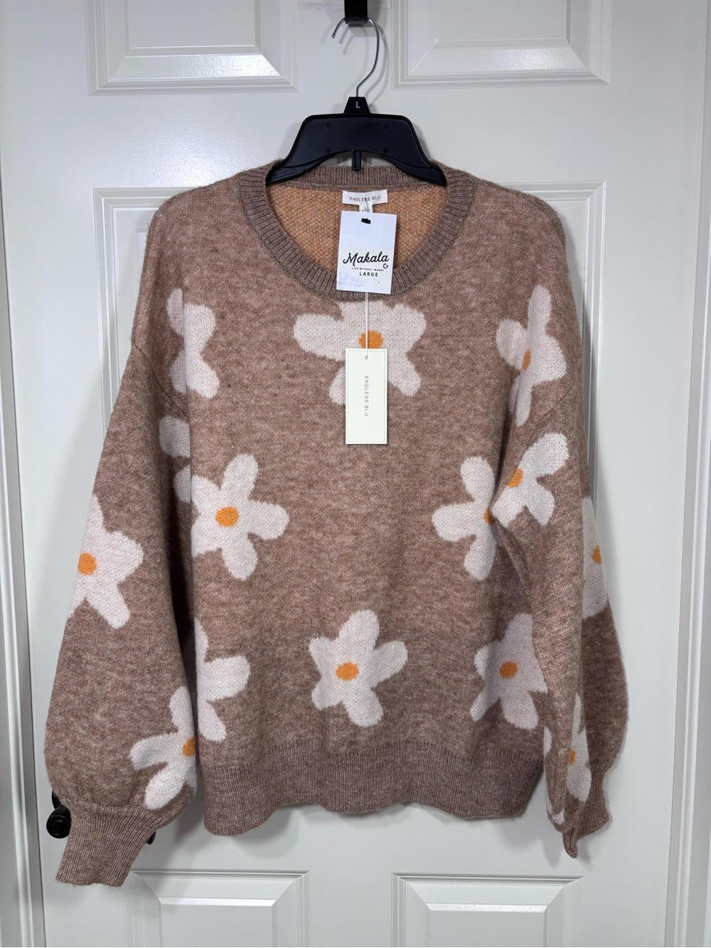 NWT Endless Blu Daisy Floral Crewneck Sweater Women’s L Brown